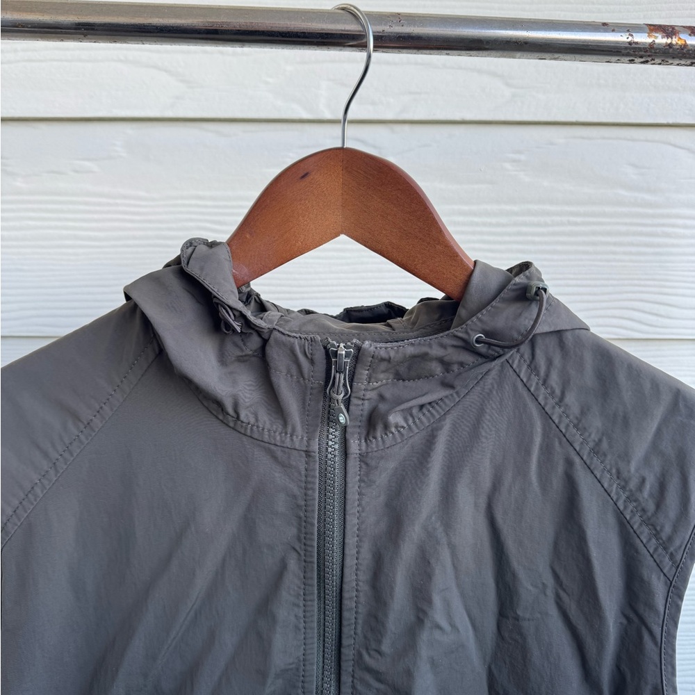 Eddie Bauer Women’s Vest - Picture 3 of 12
